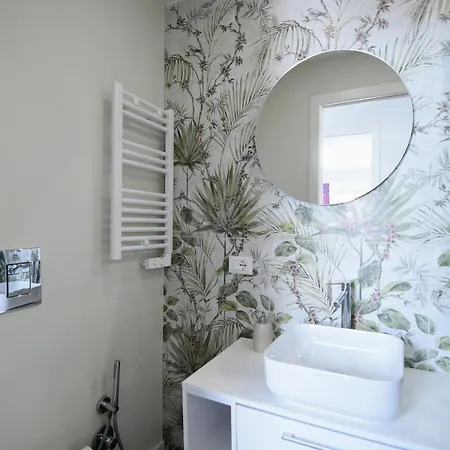 Apartament Maciuni Con Terrazza