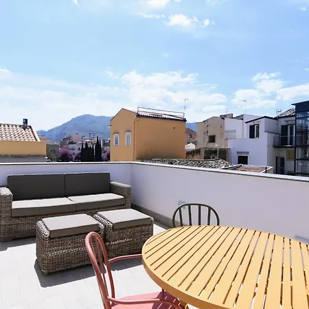 Apartament Maciuni Con Terrazza Palermo