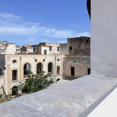 Maciuni Con Terrazza *